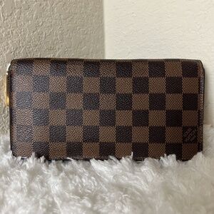 Louis Vuitton Damier Ebene Zippy Wallet